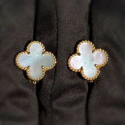18k yellow gold Van cleef Alhambra style White Mother of pearl stone clover clip back earrings