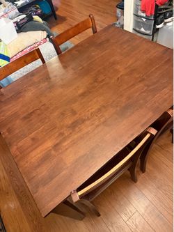 Dining room table