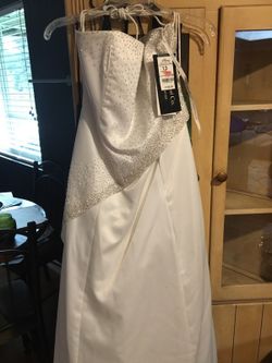 Beautiful white dress. Brand new