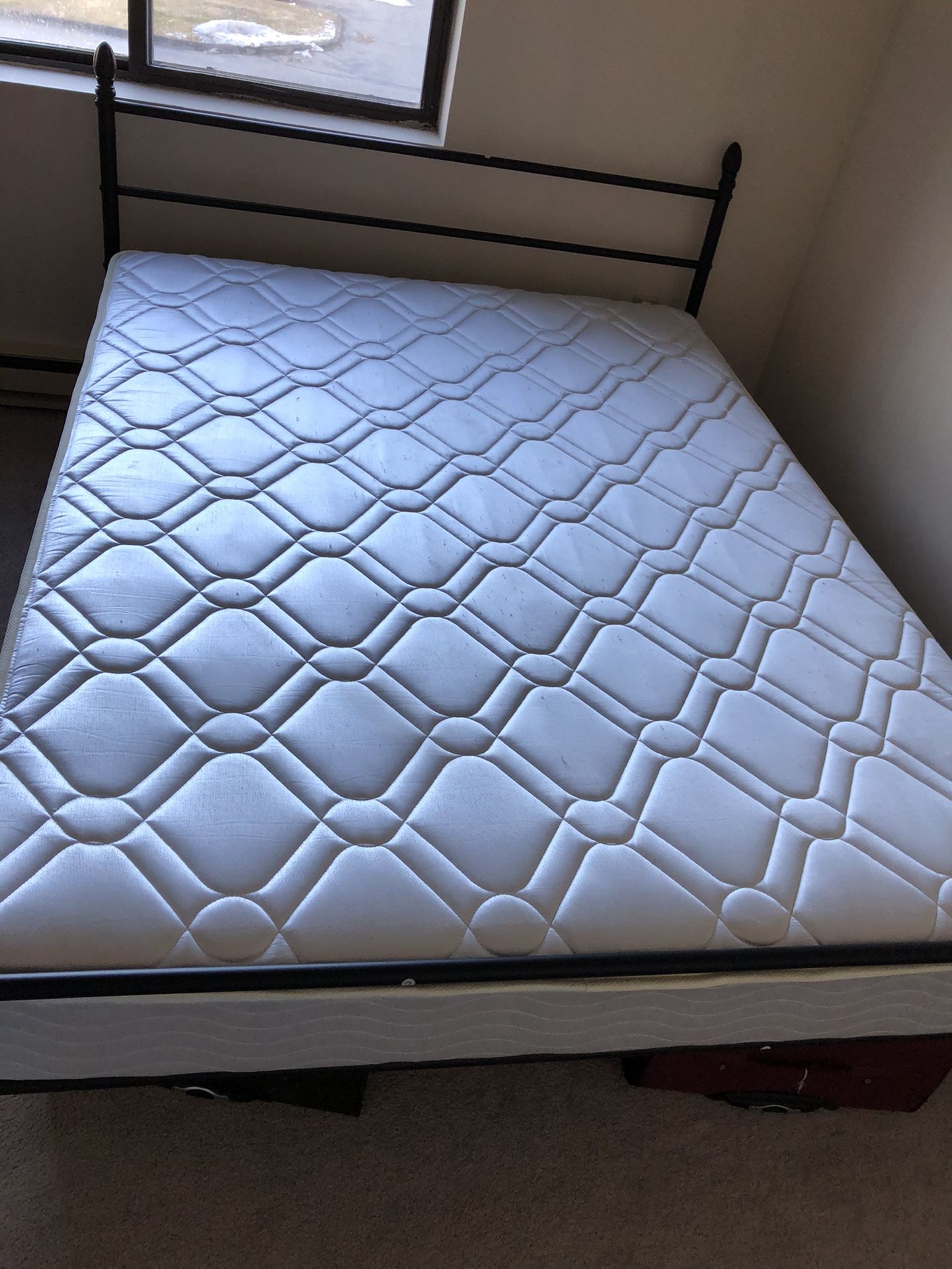 8” queen mattress with bed frame