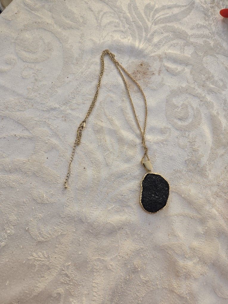 Black Druzy Pendant Necace With Gold Chain