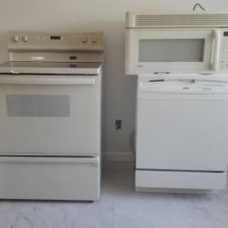 Kenmore Appliances: Range (stove), Dishwasher, Microwave
