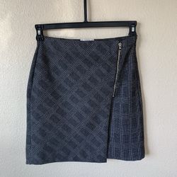Grey and black plaid mini skirt with zipper detail miniskirt