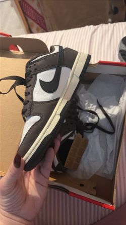 Nike low dunks size 7 1/2 women
