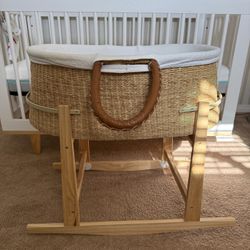 Design Dua Bassinet + Stand
