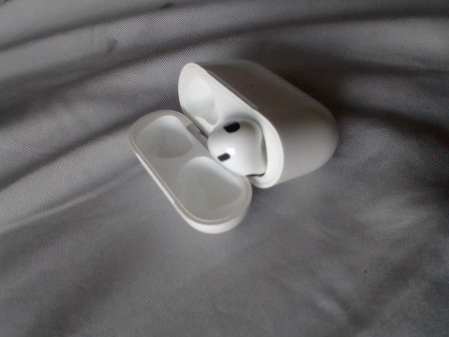 Apple Airpod 3 W/ MagSafe Charging Case