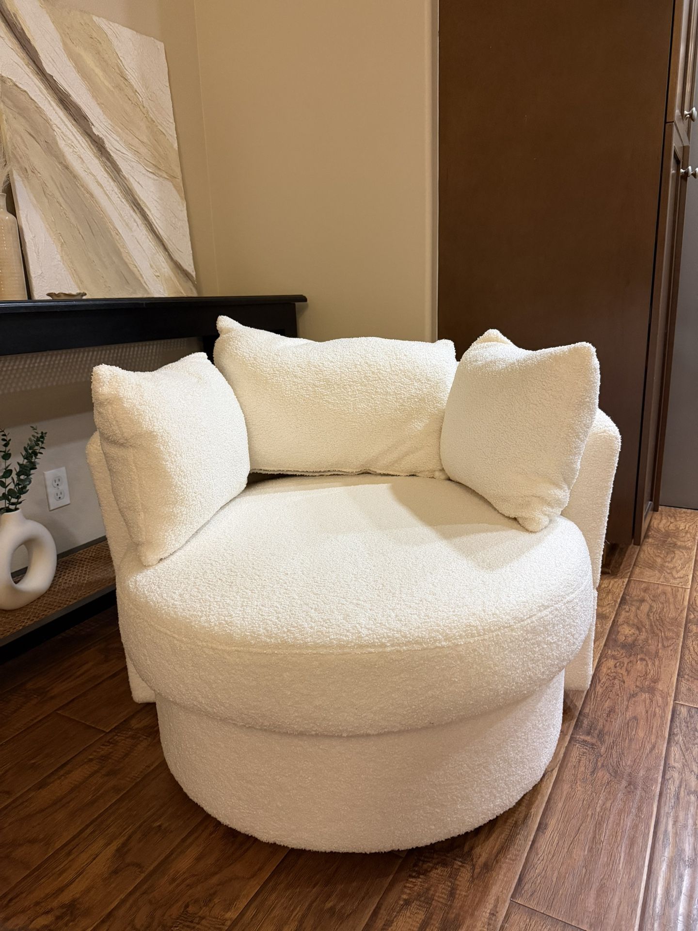 White Boucle Swirl Chair With Pillows
