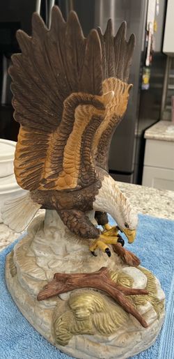 Bald Eagle Figurine Statue