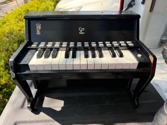 Hape Kids Electronic Piano Keyboard