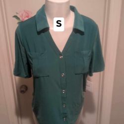New Women’s Top Size Small 