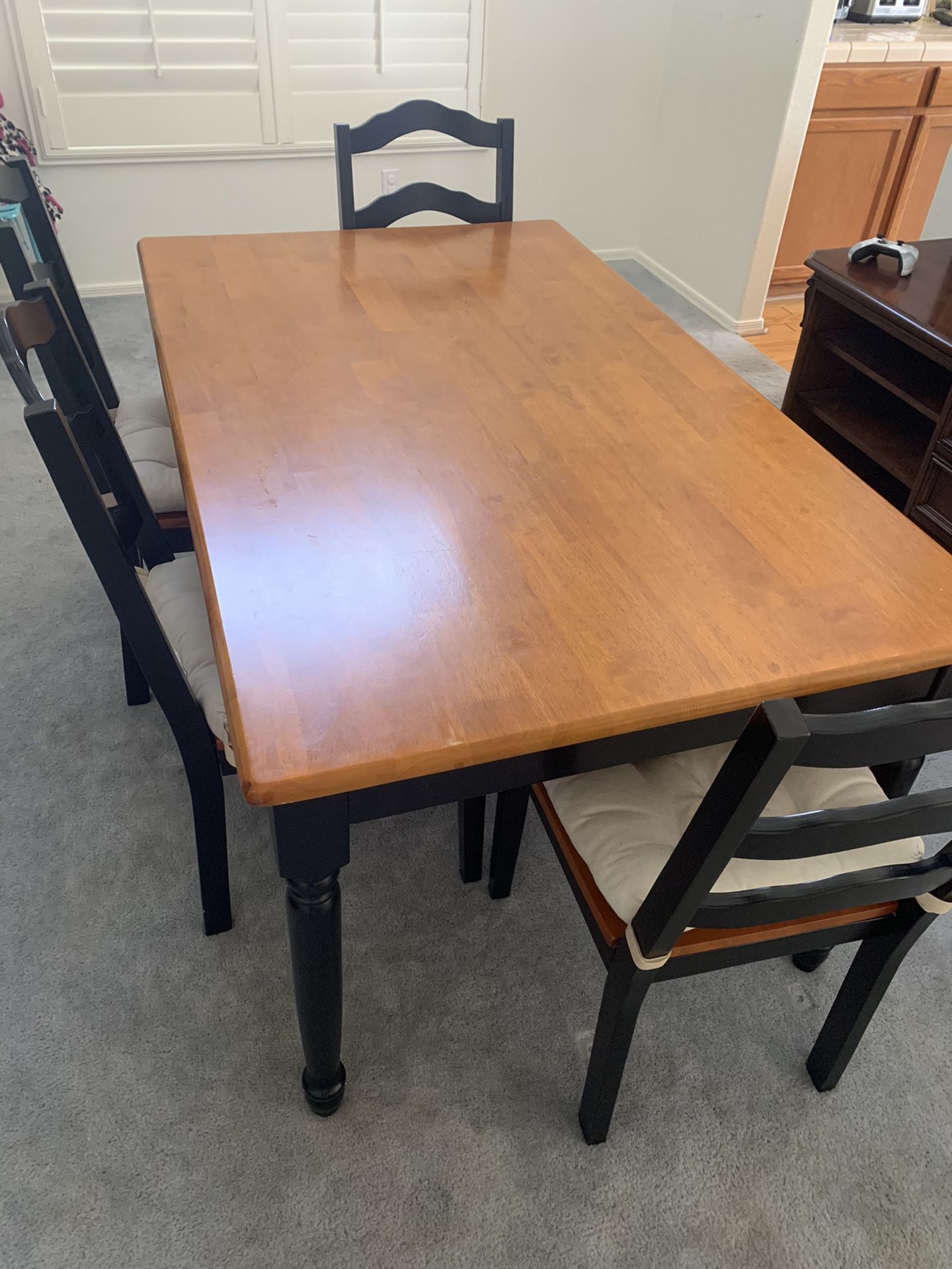 Dining kitchen table with chairs and pads
