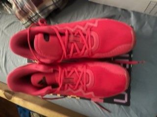 addias basketball shoes