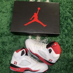 Jordan 4 Fire Red 8.5 Used Mint Conditions 