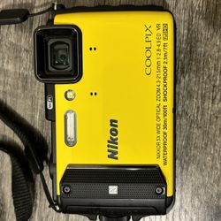 Nikon COOLPIX AW130 Waterproof Digital Camera with Built-In Wi-Fi (Yellow)