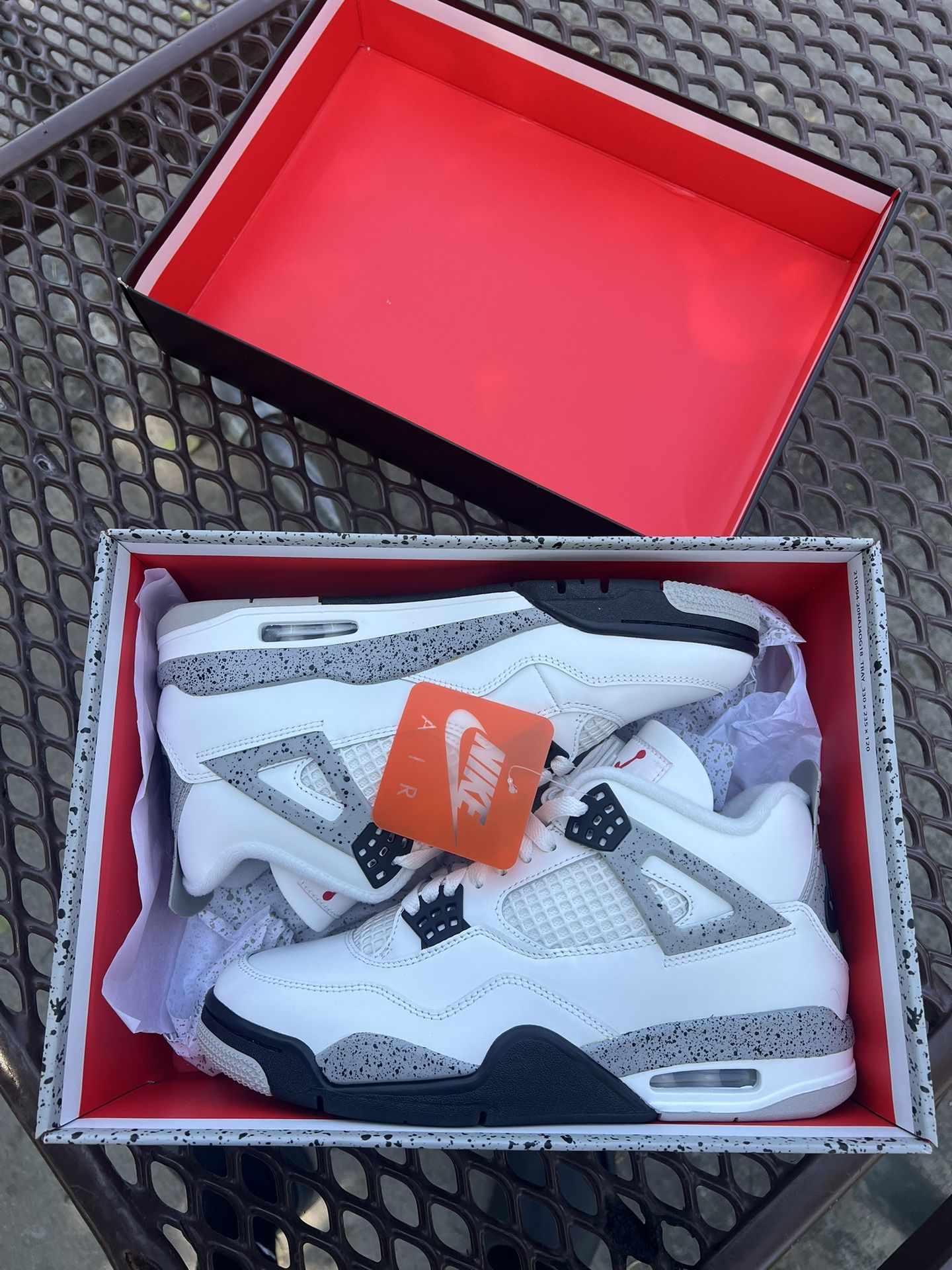 Jordan 4 Retro White Cement (2025) Size 9 Men