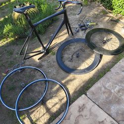 Trek MADONE 61 CM AND ALL PARTS 