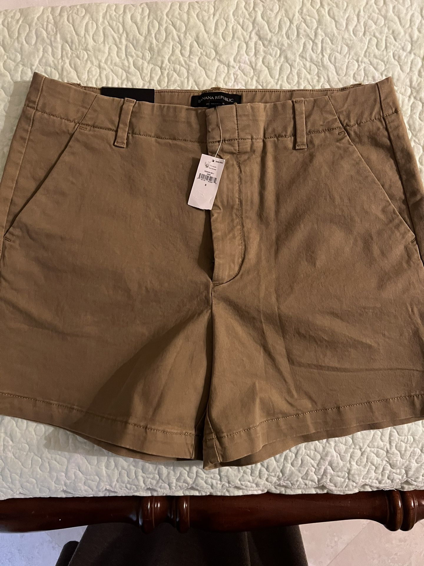 NWT Women’s Banana Republic Shorts 8