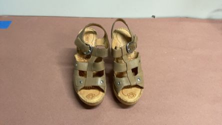 Born 4” Heel Beige Leather Upper Sandals Size 5