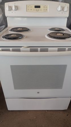 White Electric Stove - Works Great - Delivery Available
