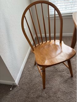 Table with 2 chairs