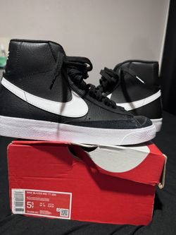 Nikes Shoes 