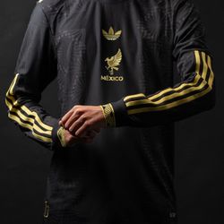 Soccer jersey Mexico  black jersey long sleeve 2025 🇲🇽 player version  and fan version Mexico de oro adults playera Negra fan version versión small 