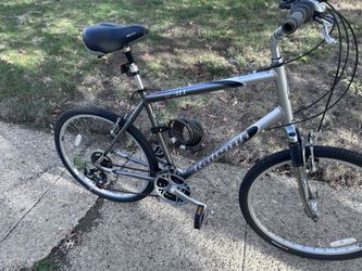 Raleigh HYBRID BIKE 27” wheels in great  condition frame bicycle 