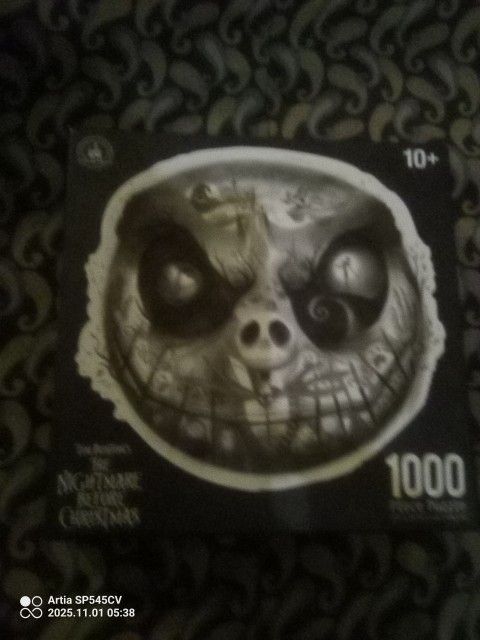 1,000 Piece Puzzle Nightmare Before Christmas