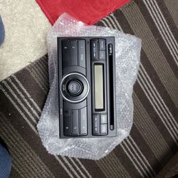 OEM NISSAN 370Z RADIO STEREO CD PLAYER RECEIVER HEAD UNIT OEM