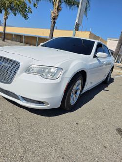 2019 Chrysler 300