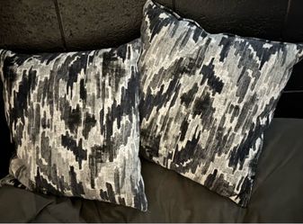 Brand New 23” Decorative Throw Pillows – Set of