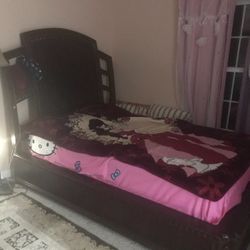 Queen Bed, box , Mattress, 1 Night Stand 