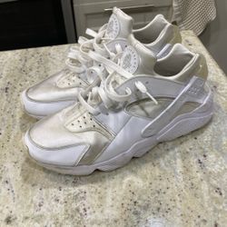 Sz 11.5 All White Hurache