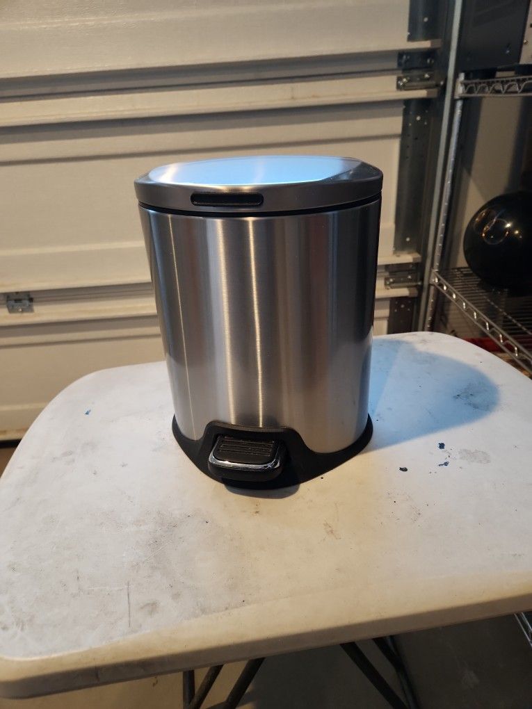 Stainless Steel Pedal Flip Trashcan
