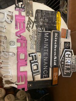 Vintage car emblem lot