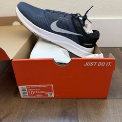 Brand New. Nike Air Zoom Structure