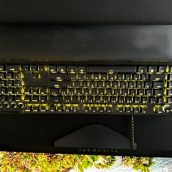 Razer Blackwidow V4 Pro wired Barely Used 