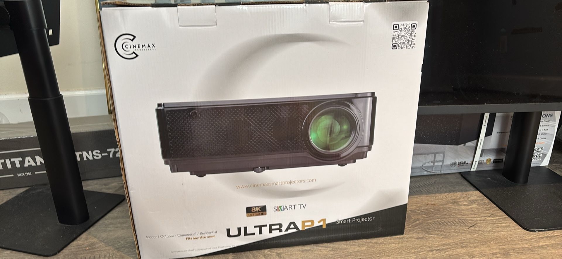 Cinemax Ultra P1 8k Projector + Screen