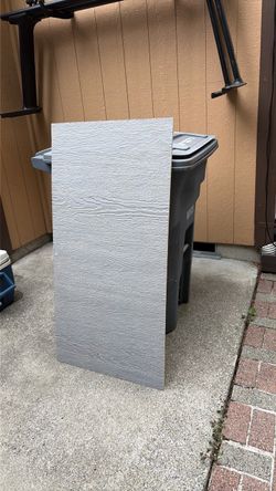 2‘ x 4‘ remnant siding board