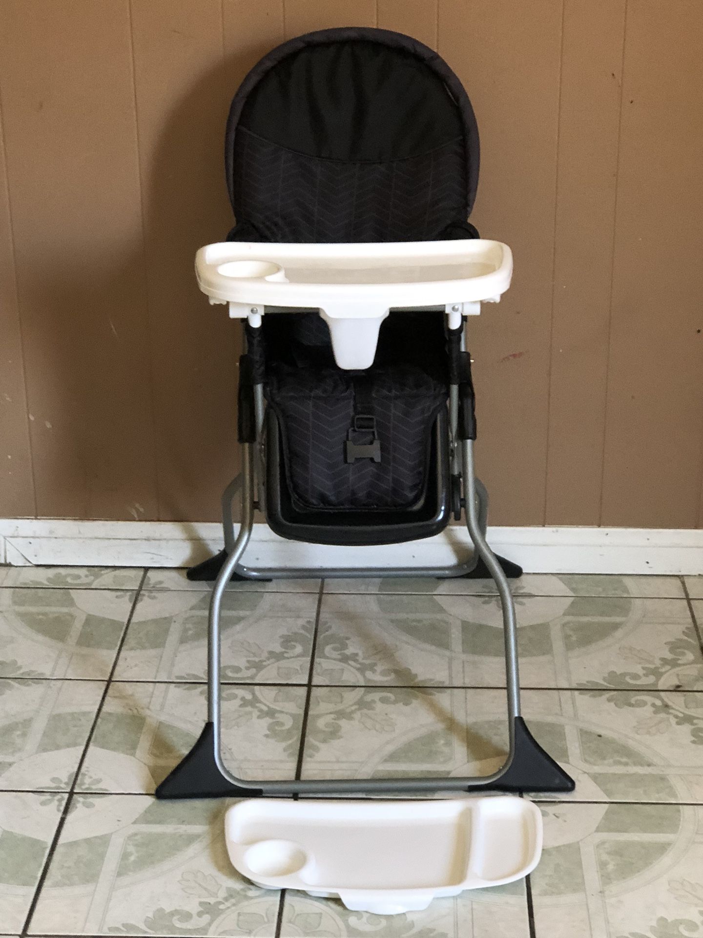 LIKE NEW COSCO BABY HIGH CHAIR!!!!