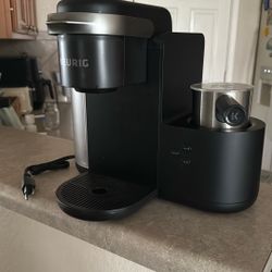 KEURIG Single Serve Coffee Maker