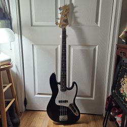 Fender Standard Black Jazz Electric Bass MIM