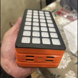 BRAND NEW  LARGE  POWER BANK  81000 MAH  CELL PHONE SOLAR  CHARGER  WHITH  USB CABLE 