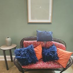 Cushions/ throw pillows
