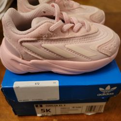 ADIDAS OZELIA 5K SHOES