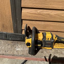 Dewalt 60 V chainsaw