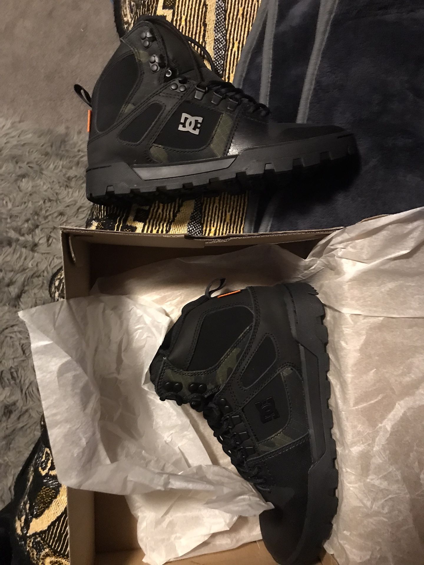 Brand New DC Boots Size 8 