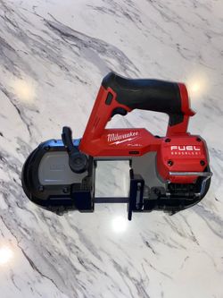 Milwaukee M12 fuel bandsaw