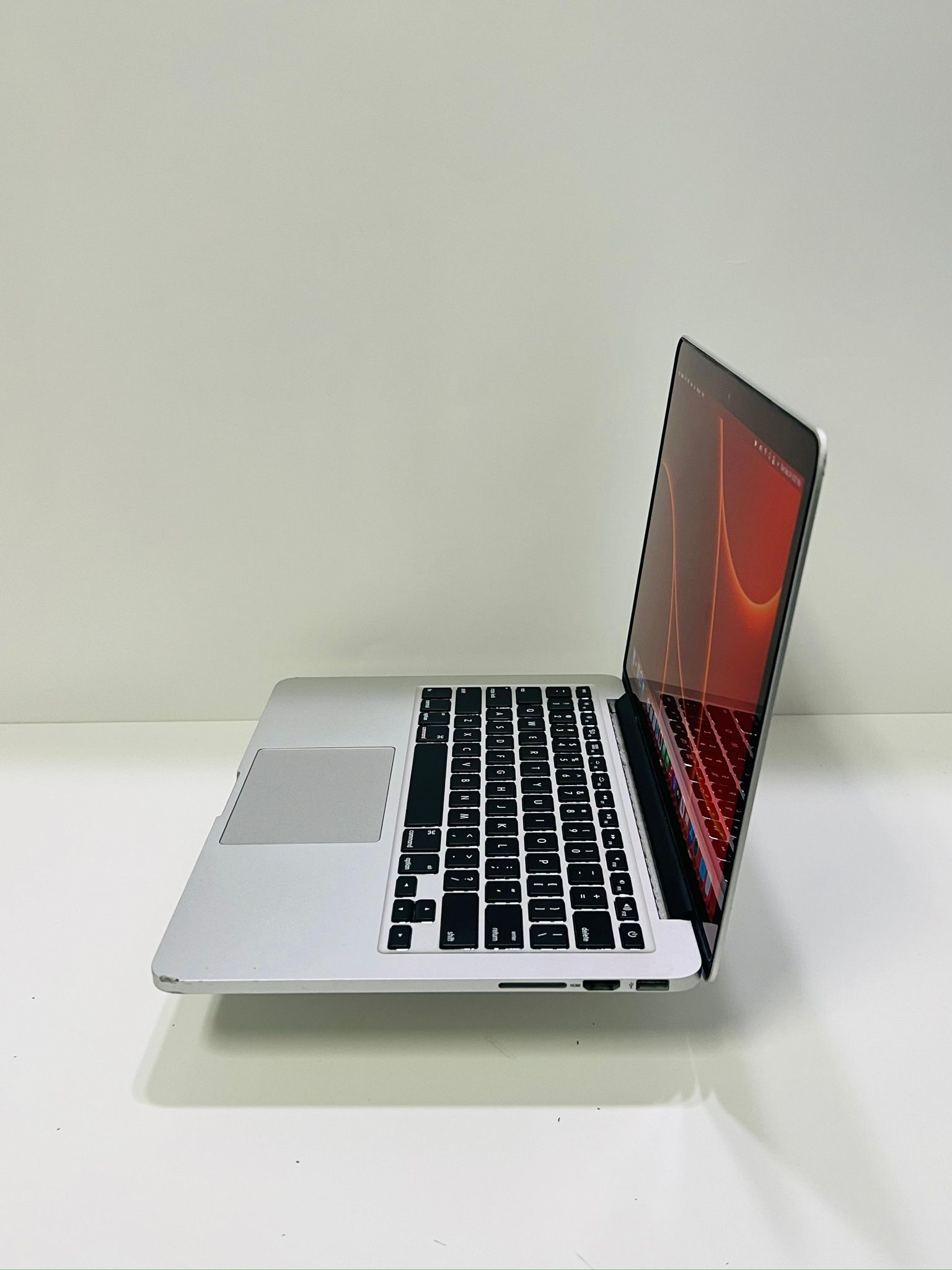 MacBook Pro Laptop Apple 13” Screen?Intel Core i5/16GB RAM/256GB 