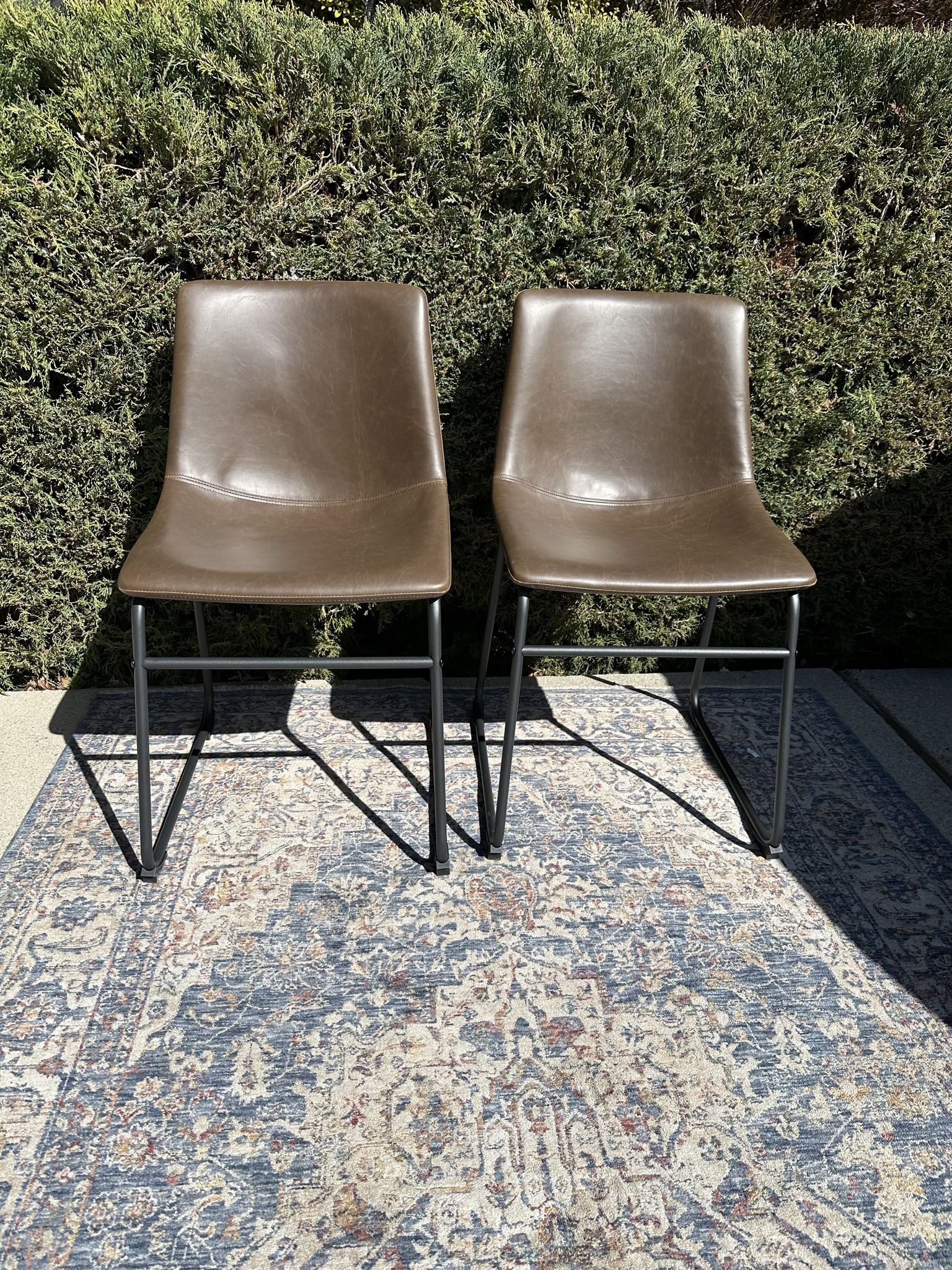 2 Chairs Like New